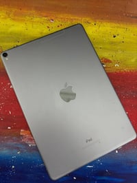 ايباد برو ١٠٫٥ • ٦٤ • نقطة بيضا