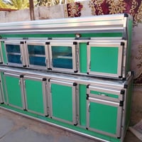 للبيع  مترين ونص معرض نضيف وجديد عوزه بس جراره  السعر 250وبيه مجال قلي...