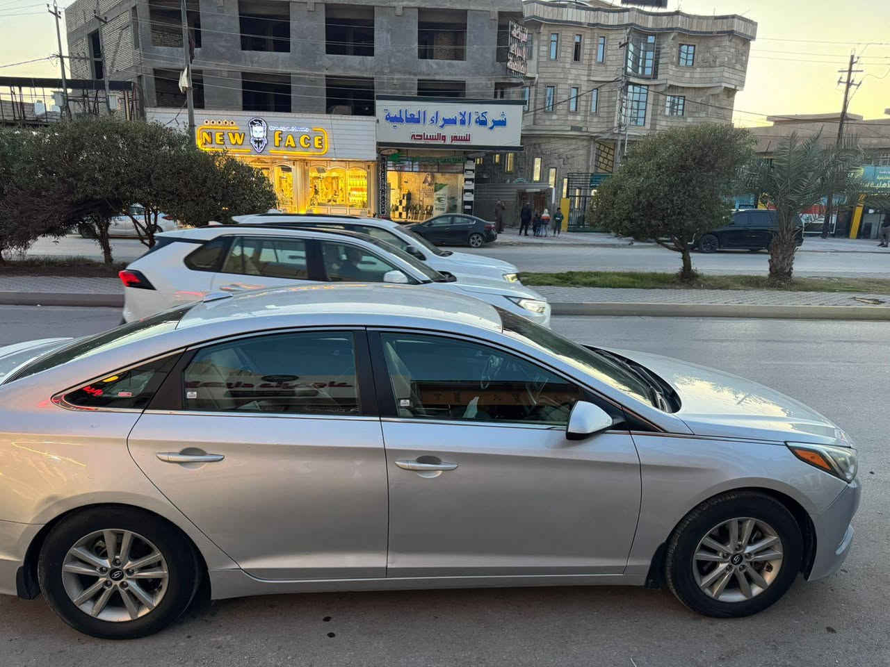 السلام عليكم سوناتا موديل ١٥ للبيع
حادثها مرفق بالصور كلين نضيف سياره جاهزه مابيها اي نقص 
رقم بغداد باسمي تحويل ثاني يوم وبلخير علياخذها 
*********** السعر ١٢٧ وبيها مجال
