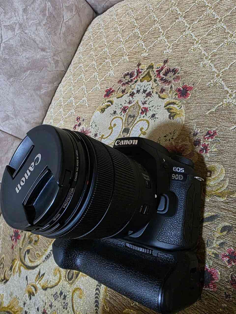 متوفر كاميرات كانون 
d90
عدسة ١٨_١٣٥
بطاريات ٢
...
d80
عدسة ١٨_٥٥
٢٨_٧٥
بطاريات ٢
...
d70
عدسة ١٨_٥٥
بطاريات ٢
..
d700
عدسة ١٨_٥٥
عدسة ٧٠_٣٠٠
بطاريات ٣
شاحنتين
..
كوبرو ٩
بطاريات ٣ وشاحنة خارجية 
حقيبة ملحقات
وحقيبة للكاميرا
....

كل كاميرا وياها حقيبة ورام وكرب وعدستها المؤشرة فوك 
اكو تفاصيل هواي 
اللي يحب يتواصل خاص 
البصرة . القرنة 
لا يوجد توصيل


**إذا كنت صاحب هذا الإعلان وتريد حذفه لأي سبب، رجاءا أرسل رسالة إلى الدعم الفني**