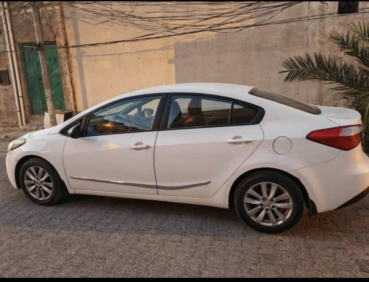 كيا سيراتو 2013 شكل ال14 رقم اربيل خليجي مكفولة بيها بارد كلش قليل بالجاملغ الامامي بدون صبغ 
السعر 119 النجف, العراق


**إذا كنت صاحب هذا الإعلان وتريد حذفه لأي سبب، رجاءا أرسل رسالة إلى الدعم الفني**