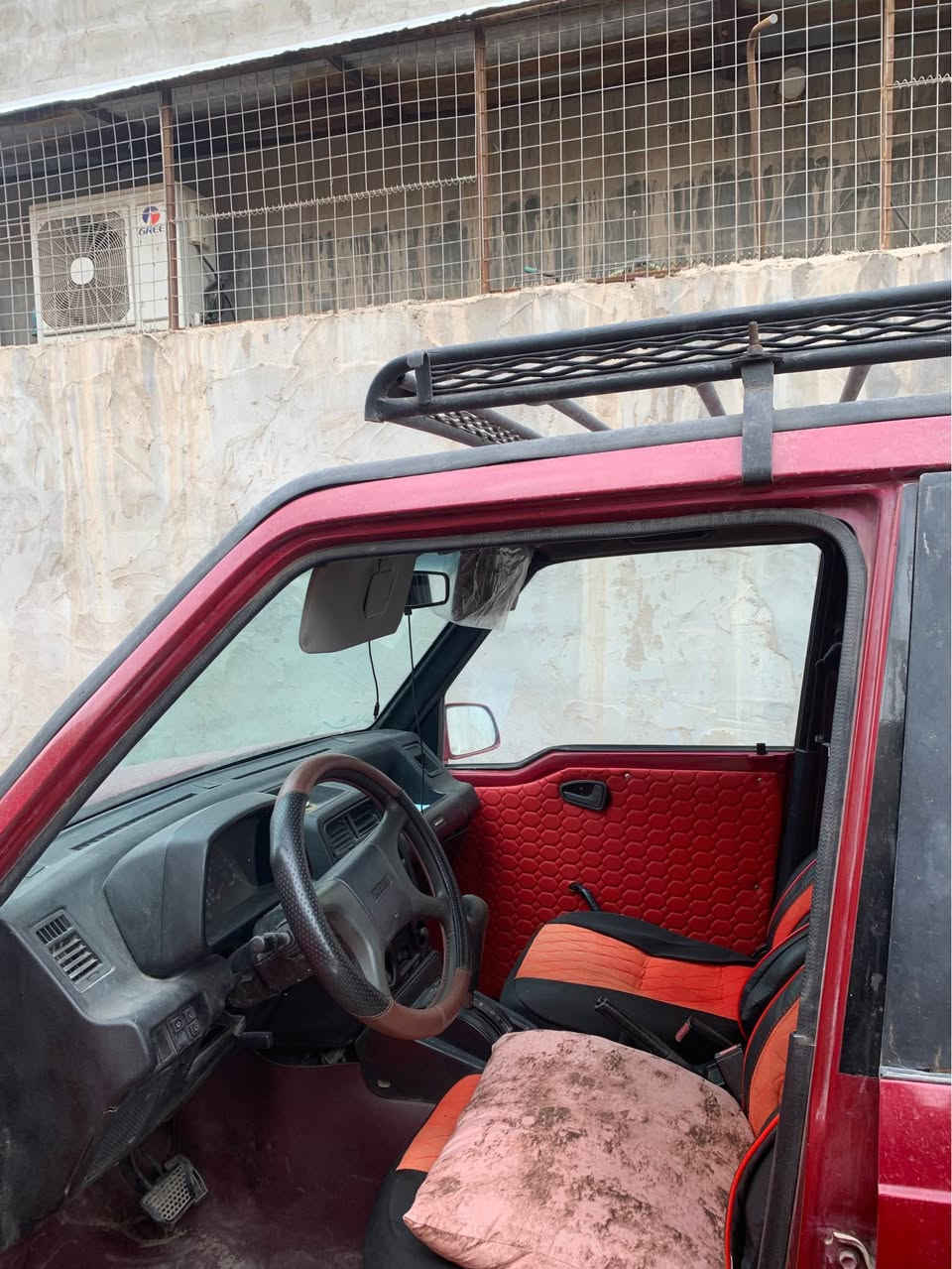 سلام عليكم سياره للبيع سازوكي مديل 2000سياره معمره وجاهزه محرك بلادي رقم بصره تحويل مباشر سعر42 وبيه مجال بصيط الاستفسار *********** البصرة, العراق
