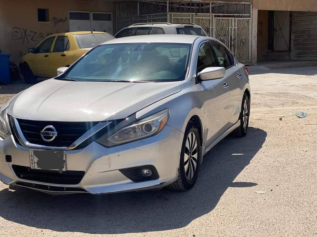 للبيع فقط.......
نيسان اليتما 2018 SV رقم بغداد مكاني بغداد
 السعر 103$ ماشيه 95000ميل
سنويه وهزه جديده..والسياره بأسمي تحويل ثاني يوم..
حادثها كما موضح بالصور وبيها حادث بالعراق الجاملغ الخلفي عكس جهة السايق وايضا قبق الجنطه كد شبرين بارد 
المواصفات 
بصمه تشغيل وبصمه ابواب
ويل كب 
مانع انزلاق وABS
كشن كهرباء 
مثبت سرعه وتحكم ستيرن جهتين
بلوتوث
التشغيل عن بعد
حساسات اطارات 
بيها ملاحظات بسيطه بالبدي موضحه بالصور  والباقي المحرك والكير والتبريد كله مكفول مابيها نقص...بيها مجال بسيط حك الجيه 
التواصل.....***********
