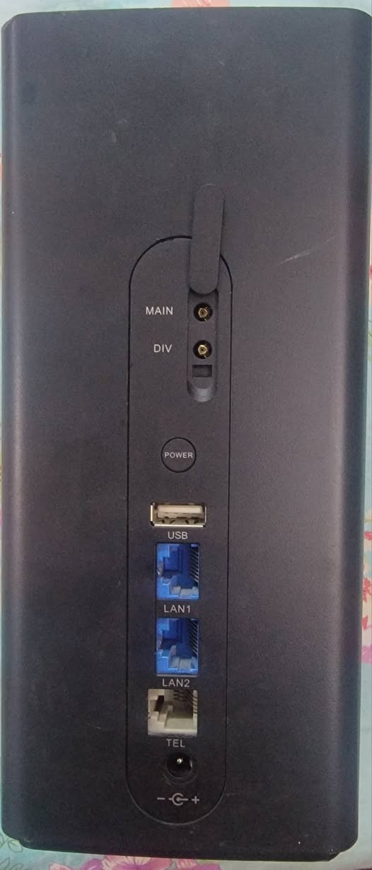 راوتر هواوي B618 – Cat11 للبيع 🔥
📶 نت قوي وسريع
✔️ واي فاي قوي
✔️ LAN + USB
✔️ يقبل هوائيات خارجية
🖤 نظيف ويشتغل 100%
💰 السعر: 55 ألف مع التوصيل
📱 واتساب: ***********
