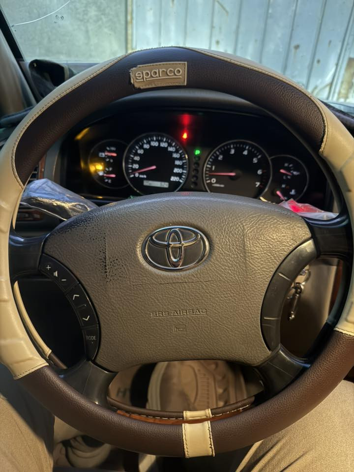 سلام عليكم 
لاندكروزر فول 2006بيع مستعجل
السيارة كفالة ما عده جاملغ وبنيد
سياره فول تخم تاير علىه ادامه كامله منضومة زنون فتحه بل بسقف تبريد ثلاجة ثلاث قطع بيه منضومة غاز 
رقم *********** رقم السيارة بصره إنكليزي تحويل ثاني يوم الجديد السعر 160وبيه مجال
