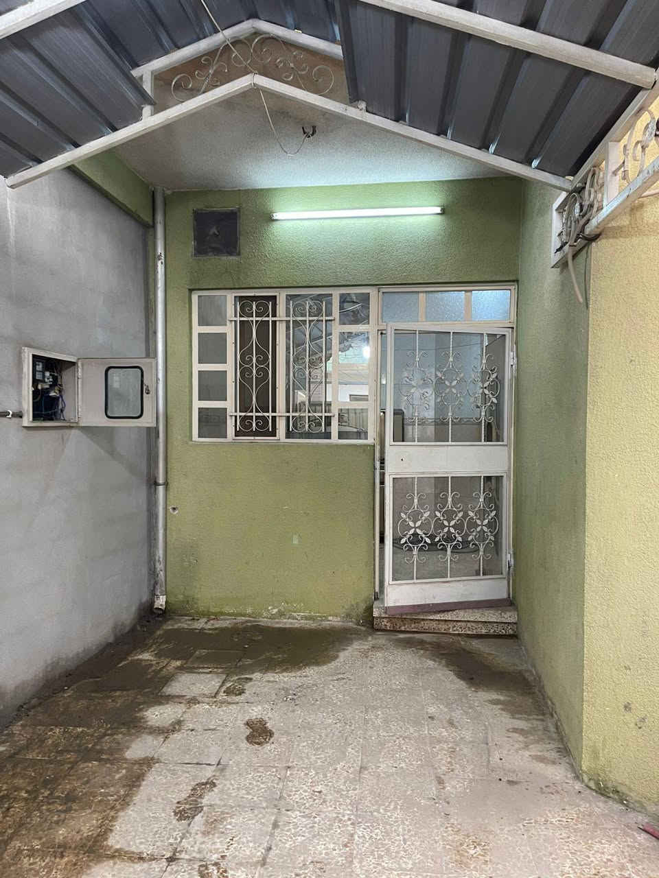 دار للبيع 🏠 

الموقع 📍 حي الصديق الثانية قرب مدرسة المبرة 🏫

صالح للسكن أو للاستثمار 👉 

المساحة 100 متر. ✳️               واجهة 10 ❇️

اتجاة الدار شروق تام 🌞.       شارع تبليط بعرض 12 🛣️ 

طابق واحد / 

غرفة نوم/ هول/استقبال/ مطبخ/ صحيات/كراج/بيتونة ✔️ 

للاستفسار اكثر عن العقار الاتصال على الارقام التالية 👇 

***********📱

***********📱

السماك لتجارة العقارات 👉 عنوان المكتب 📌 حي الصديق بعد مرطبات البحرين سائدين الصديق الرئيسية مقابل مدرسة تبارك الاهلية 👍
