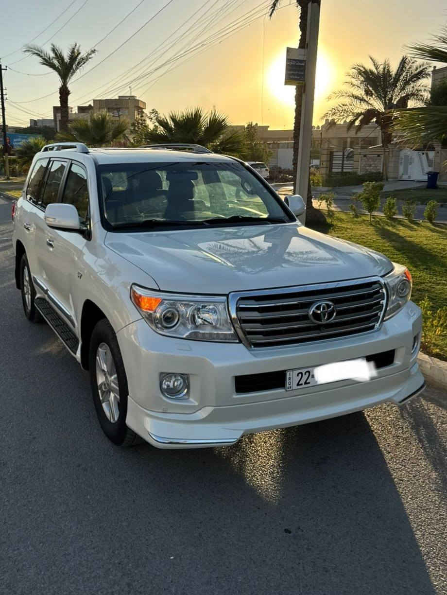 سلام عليكم 
لاندكروز 
موديل 2015
مكفوله كفاله عامه عدا رصعه مسحوبه بارد 
موصفات لكزز VXR
V8 5700
موصفاته 
فتحه سقف 
بصمه تشغيل 
بصمه ابواب 
حساس امامي 
حساس خلفي 
زراك لايت
جنطه كهرباء 
شاشه كبيره 
كامره دواره 
كشنات جلد 
كشنات كهرباء 
7 راكب 
3 قطع تبريد
ماشيه 127 كيلو
مكينه مكفوله 
گير مكفول 
بعد بيها هواي موصفات 
السياره جاهزه للاخير مابيها كل نقص 
رقم اربيل الجديد 
السياره ب اسمي 
مكاني بغداد البلديات 
ه‍  ‍***********
