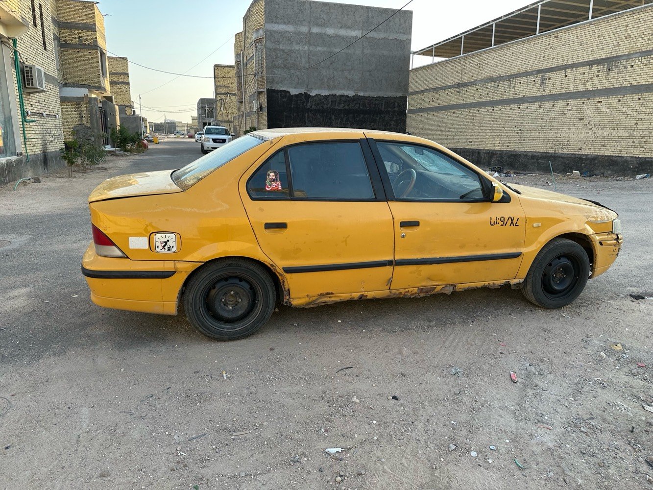للبيع سمند موديل 2011 كفالة ضربة وصبغ فقط خياسات كما موضح بالصور  رقم ميسان دولي بأسمي مكان السيارة بصرة عينه وصينية جدد مكينة قبل سنة شادها شرط الفحص السعر 28 ورقة رقم الهاتف ***********