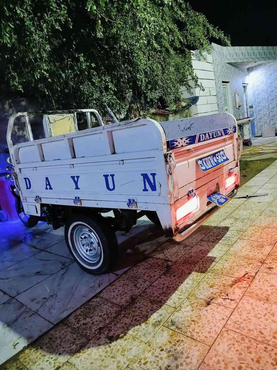 السلام عليكم ستوته للبيع مديل 17 اوراق اصولي محرك 24 مفتوح بستم كهربائيات سلف كله  شغاله جاهزه السعر مليون و 400 وبيه مجال للشراي مكاني شطره وهذه رقمي ***********
