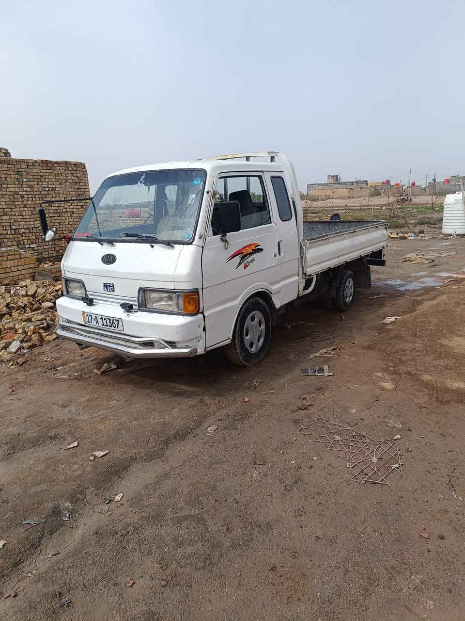 سلام عليكم كيه بنكو جاهزه سياره حلوه مكينه كير حداديه تخم تاير دوشمه جديده باتري سلف كله جديد مديل 92 رقم نكليزي مداور ثاني يوم سنويه ل 29 رقم راعيه مكلف بنشر باقي تفاصيل نتصل وبيك خير وتدلل ***********
