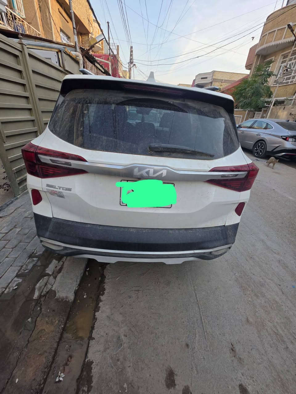 السلام عليكم عندي كيا سيتلوس موديل ٢٢ابيض الون محرك ٢٠٠٠ ماشيه السيارة ٣٨ رقم بغداد حادث بسيط نص فول السيارة الموبايل *********** ١٦٣
