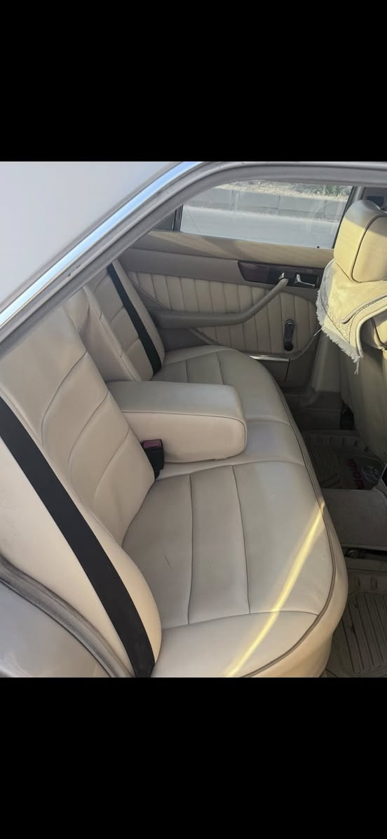 سلام وعليكم مارسيدس رئاسي موديل ١٩٨٨محرك بطه حجم المحرك٣٠٠٠ السياره نضيفه حيل غرفه جديده دشبول مال الصدر والوره جديد  شغال السعر٧٥ مجال الشراي ويدلل مكان ديالي خانقين 
 ***********
