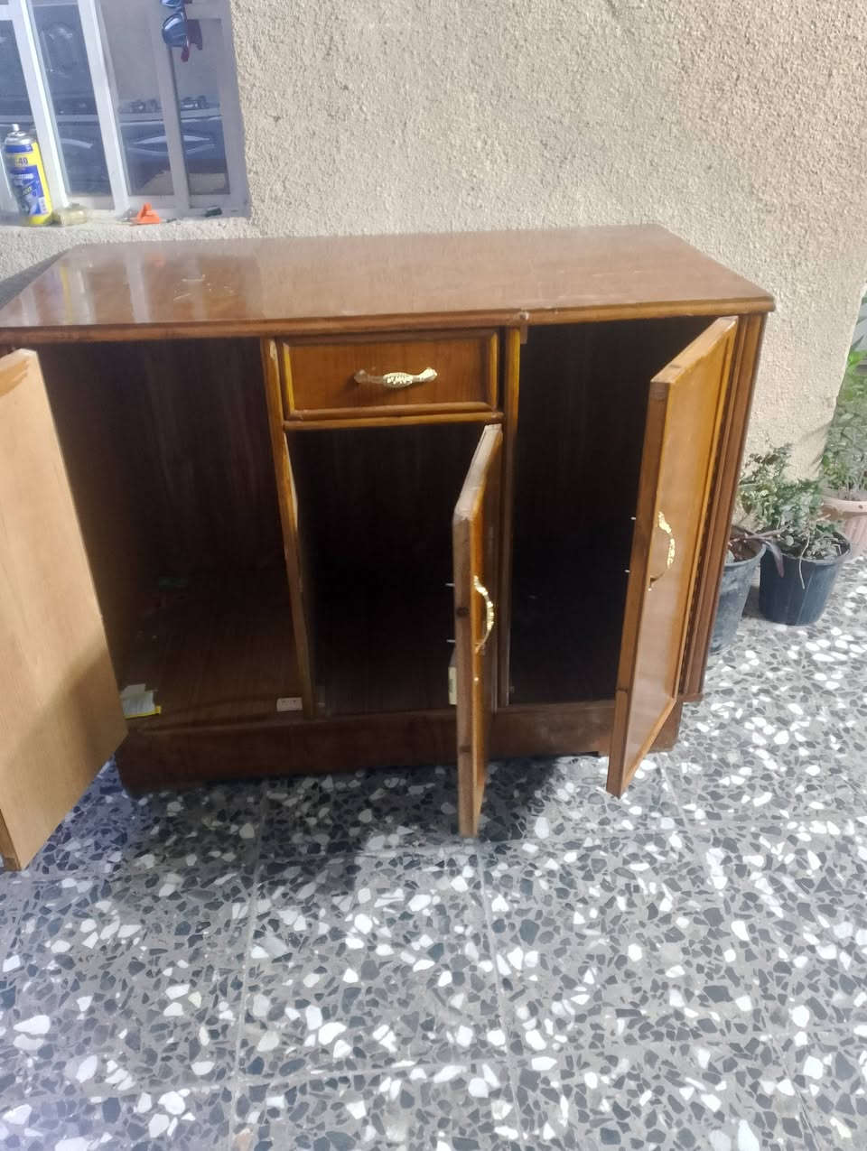 السلام عليكم غراض بيت البيع الي يريد يجي خاص ***********
