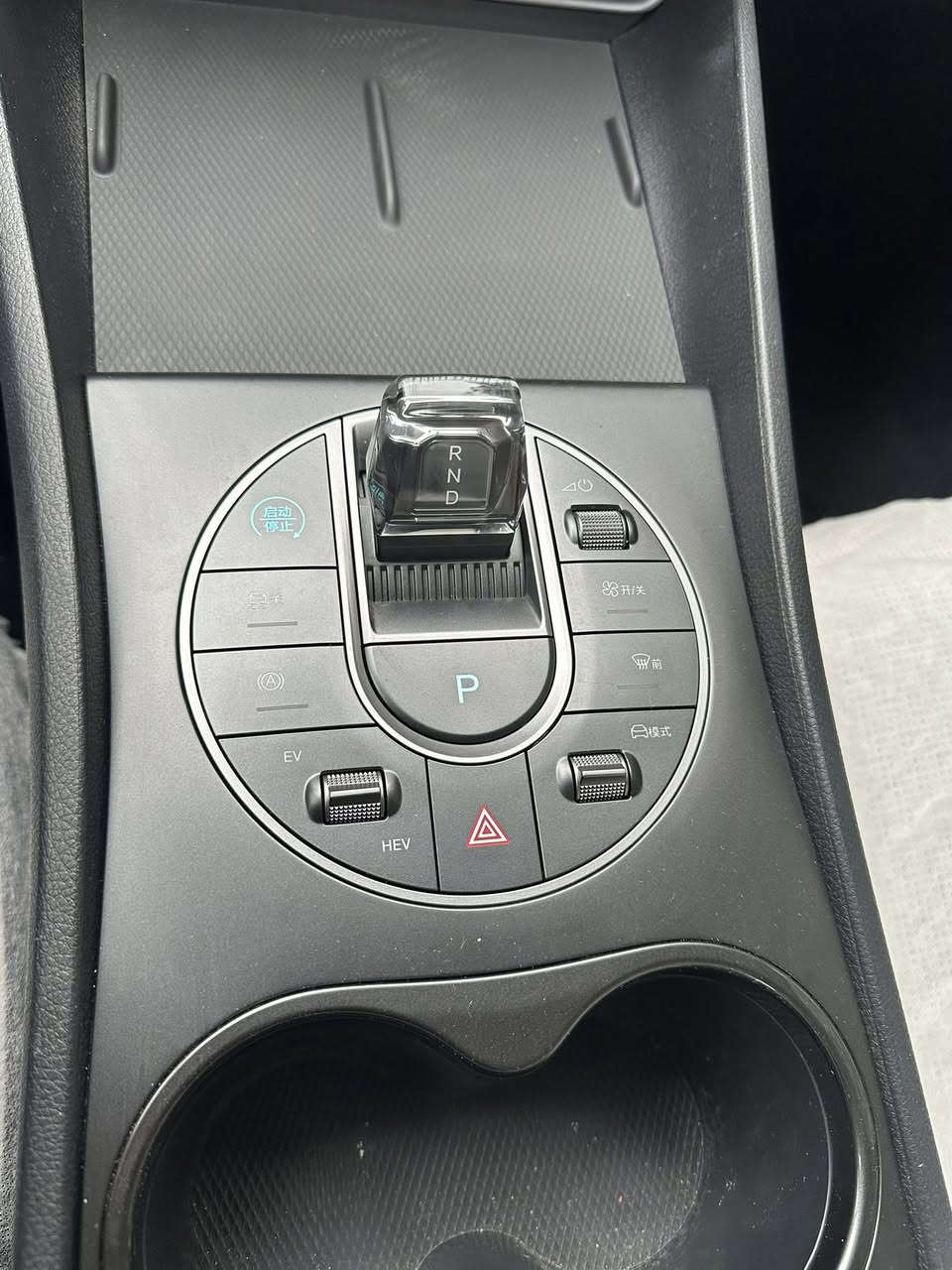 سلام عليكم سيل 5 موديل ٢٠٢٥ زيرو زيرو ماشيه ٤٠٠كيلو بس كفاله عامه بيه رصعه بل جنطة موضحه بل فيدو بغداد بسمي العنوان حي الجهاد السعر ١٨و٤٠٠هاتف ***********
