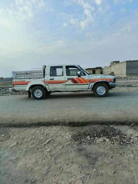 سلام عليكم لبيع تيوته 91 رقم النبار صدامي عدي وكاله عامه وراعيه موجود شرط تحويل كير ومحرك جدد مكفولات شاصي مكفول  تخم تاير حداديه سياره جاهره من كير ومحرك وشاصي لشرط مكفوله من الكلبه وتجيه لشرط سعر 20وبيه مجال *********** مكان سماوه الخضر
