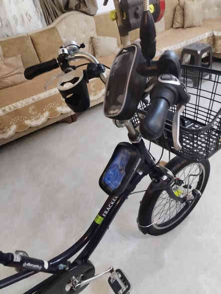 برجستون كله بلاد نظيف
ماماشي مضموم اكو غراض بعده ماشادهن حساسات
***********
