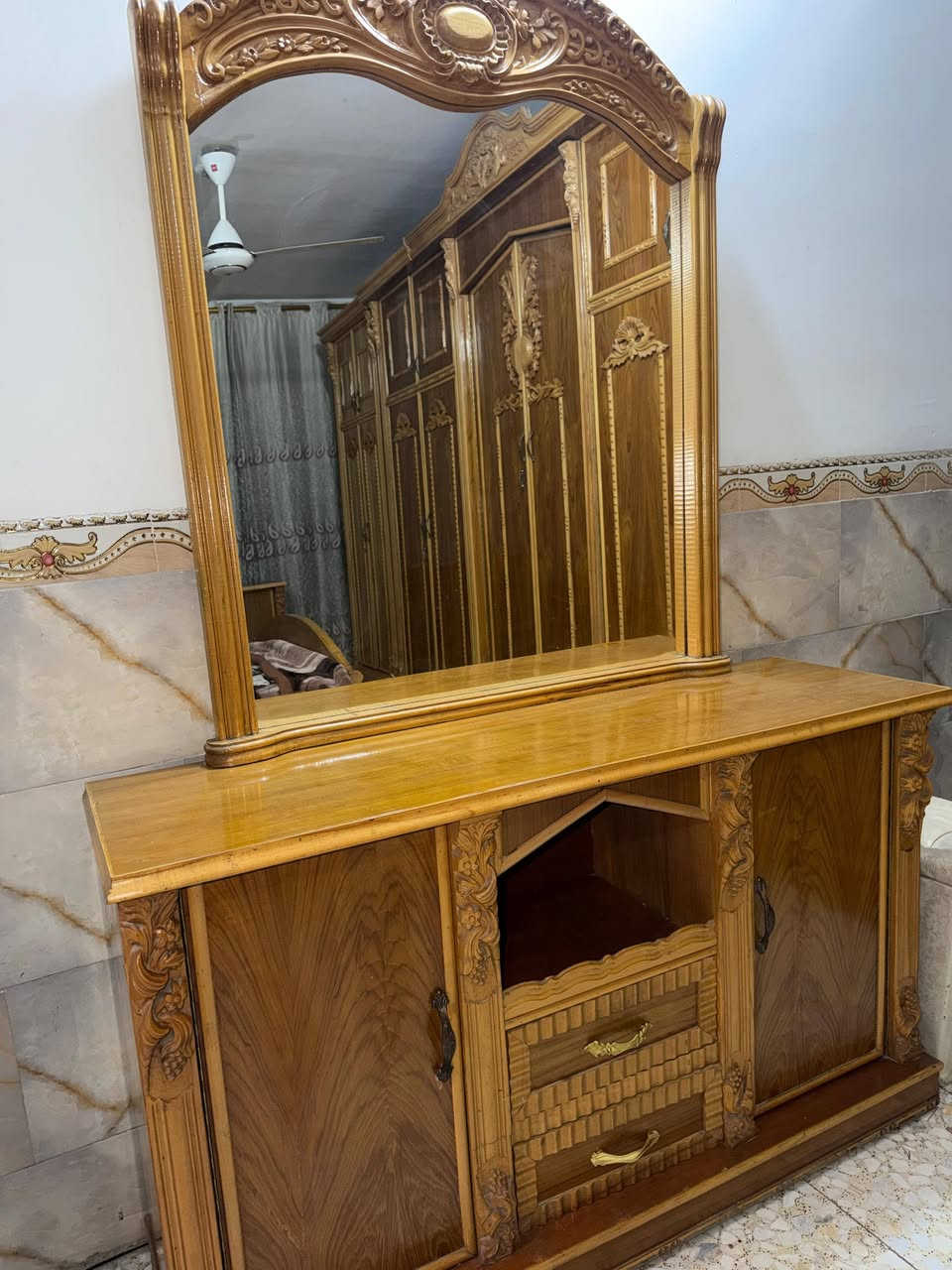 غرفه نوم صاج عراقي متكونه من ٦قطع درجه اولى السعر مليون و٨٠٠ وبيها مجال بسيط العنوان بغداد ***********
