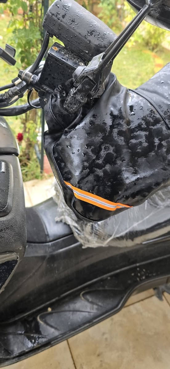 ماطور فورزا للبيع ٠٨ 
نظيف 
ادامه كامله مسويله من اكسل وشوته وادامه جويتر فلتر بانزين دهن بلك نوزل كلهم ادامه جديده شرط رون 1.5 اي مشاكل مابي الكفر ماله نظافه ٩٠بالميه ١٠ بالميه جلوخ بسيطه
لايتات زينون ناصي وعالي بطاريه جديده خوذه بلوتوث سماعات ماطور بلاديه مرايه تعتيم  مكينه بشرط جويتر بشرط المكان اربيل رايده ١٢ ورقه وبي مجال للشرايه 
للتواصل على هذا رقم*********** أربيل, العراق
