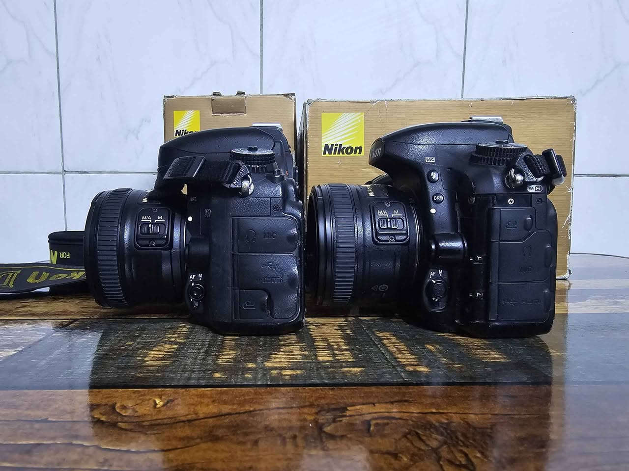 1 / نيكون D750 فول فريم مع عدسة 50m 1.8G مع جنطة ظهر مقسمة و شاحنة و بطارية و رام مواصفات معروفة شاشة قلاب WIFI فقط جلدة واكعة السعر 750 الف 

2 / نيكون D610 فول فريم نظيفة مع عدسة 50m 1.8G مع شاحنة و بطارية و رام و كوارتين العدسة و الكامرة و وصل الشراء السعر 625 ألف 

مكاني بغداد قرب جسر الطالبية الجديد رقمي *********** بغداد, العراق
