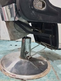 غراض محل حلاقة • مستخدمة أقل شهر • نضيفه حيل