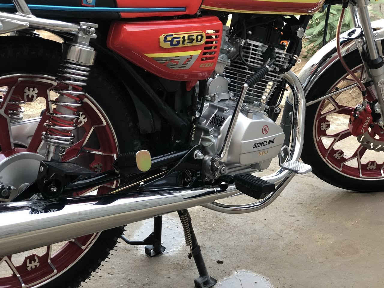 سلام عليكم دراجه سيفانه للبيع جديده وكامله مكمله كلشي ممفتوح بيه غير متواجد عل نت ***********
