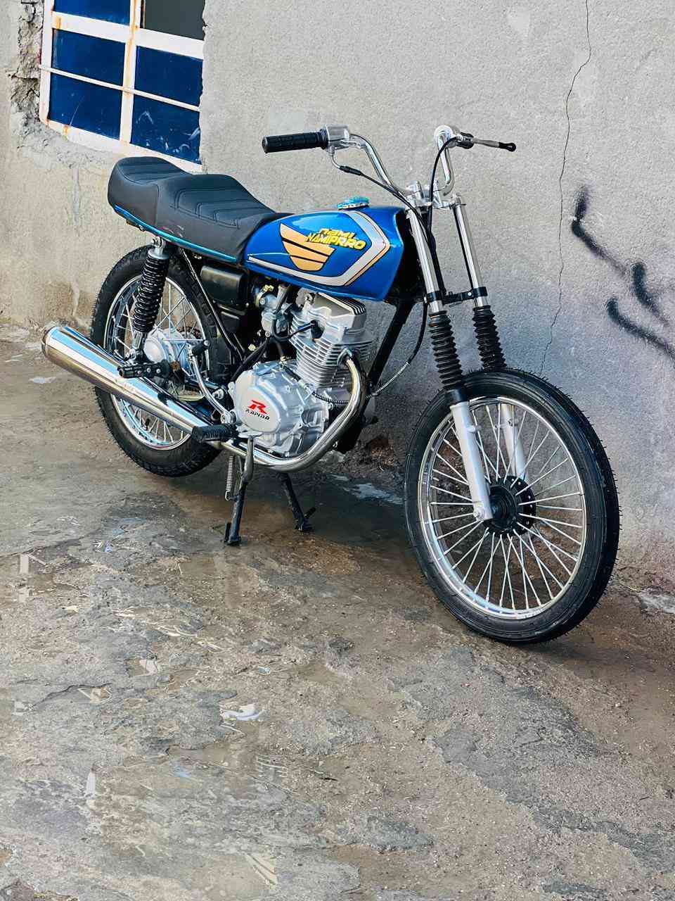 دراجه رابيدو للبيع بعدهاا ستوا معمره تأخذها بيدك وتبدل دهناا الأصلي بيدك شرط م طالع بيها حته مكاني البصره ابو الخصيب سعرهاا 750 وبيها مجال دراجه جامده حتة ما طالعين بيها ودهنا الأصلي بيدك تبدله رقم 0776085879


**إذا كنت صاحب هذا الإعلان وتريد حذفه لأي سبب، رجاءا أرسل رسالة إلى الدعم الفني**