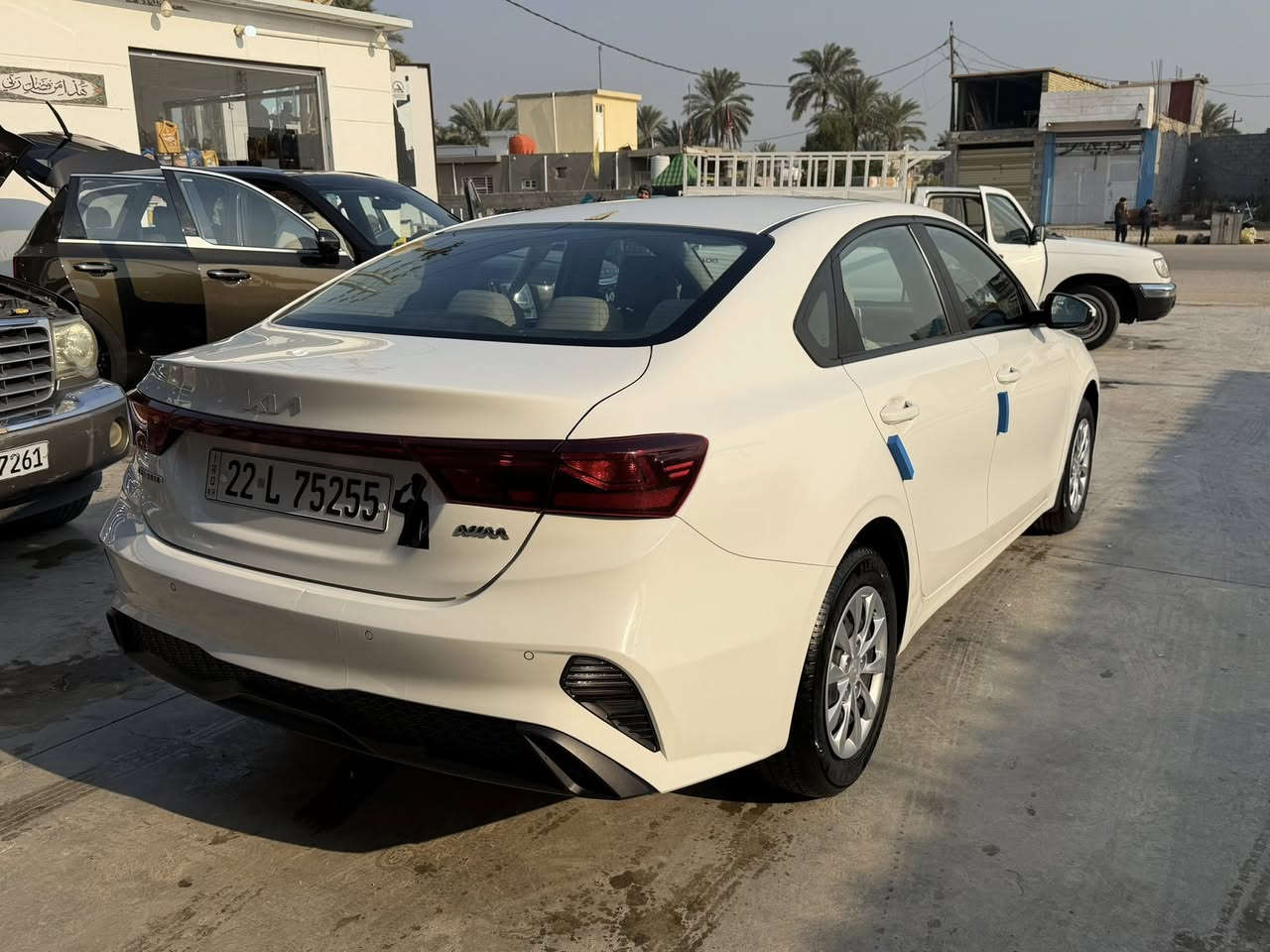 السلام عليكم 
سيراتو 2023 
ماشية 98500km
محرك 1600 
بيها مكانين صغار بارد 
مكان السيارة بغداد
السعر 160
***********
