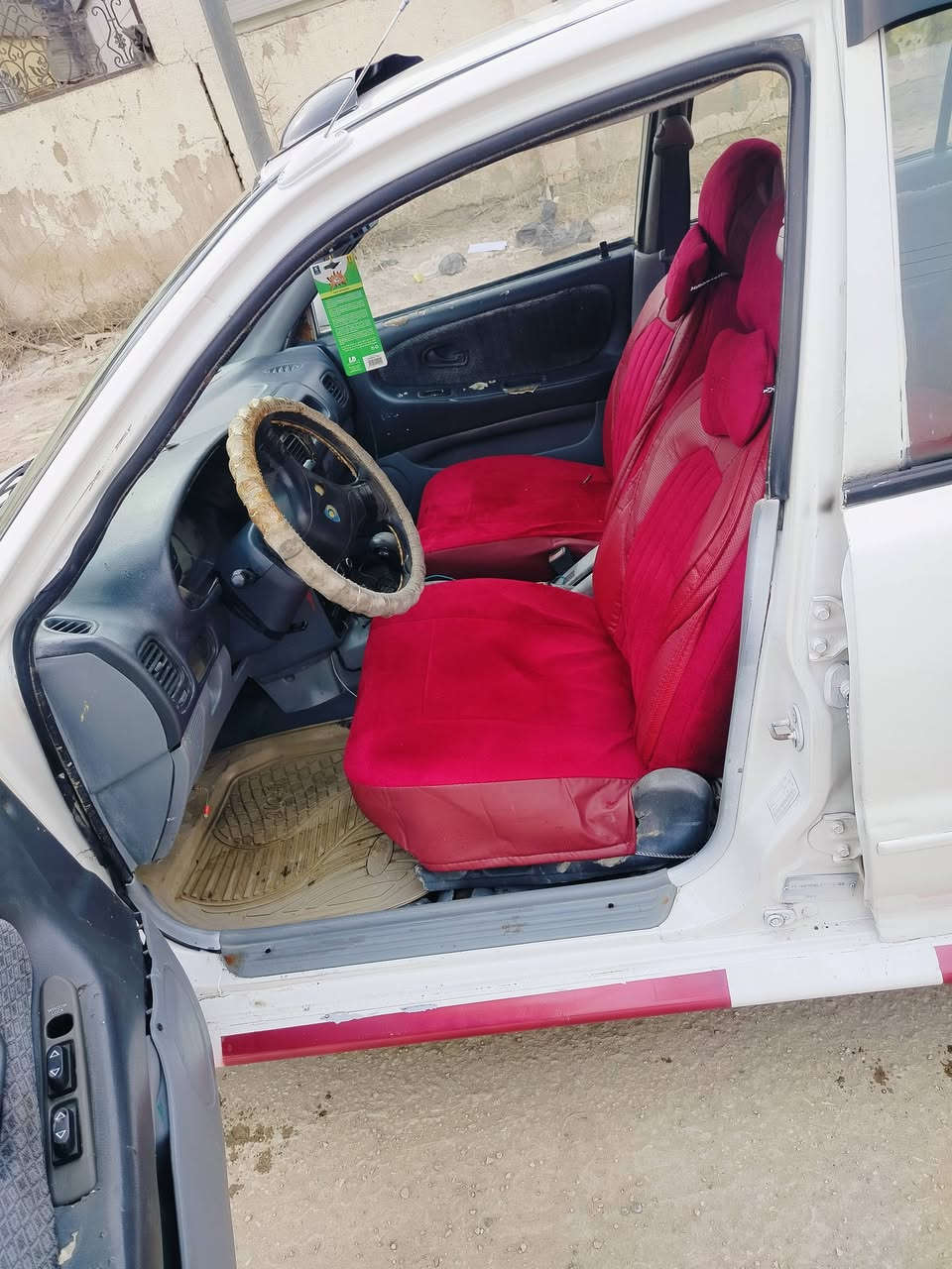 السلام عليكم من رخصه الأدمن براتون موديل 2004 تحويل مباشر سنويه ل 28 بسمنه مكينه وكير اوتو بلادي تخم تاير كهربائيات شغاله دواخل نضيفه سياره خير من الله السعر 33 وبيه مجال 
مكان السيارة بابل الحمزه الغربي 
موبايل ***********
***********
