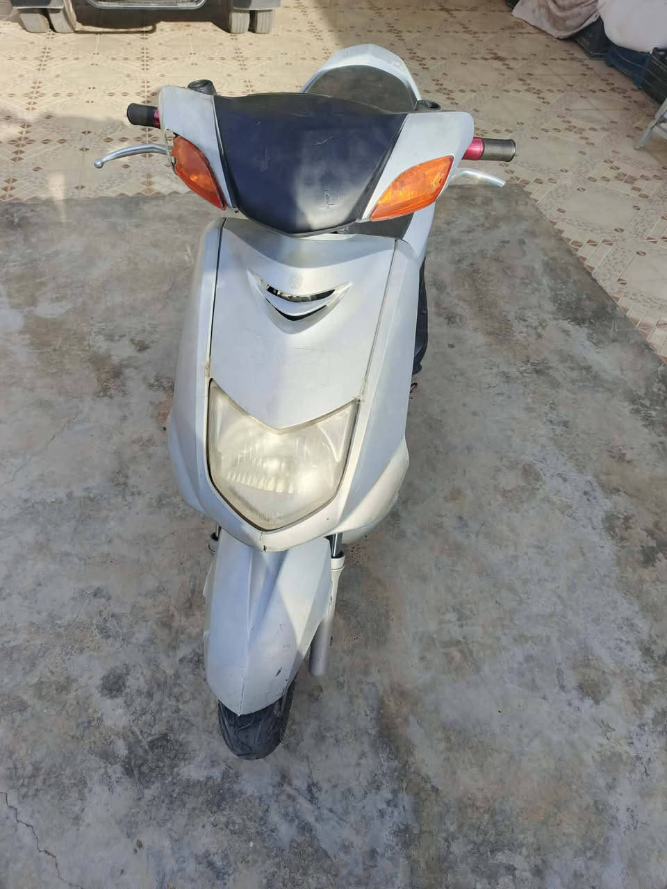 دراجه للبيع سعره 400 وبيه مجال  اومراوس شعندك نزل  مكان بلد ***********
