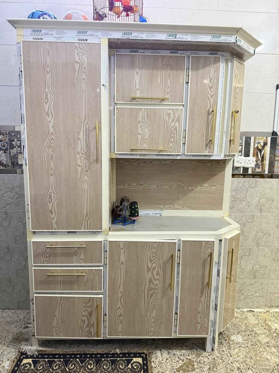 السلام عليكم كاونتر للبيع مستعمل نضيف جداً
العنوان / بغداد الشعب 
للاستفسار/ ***********
