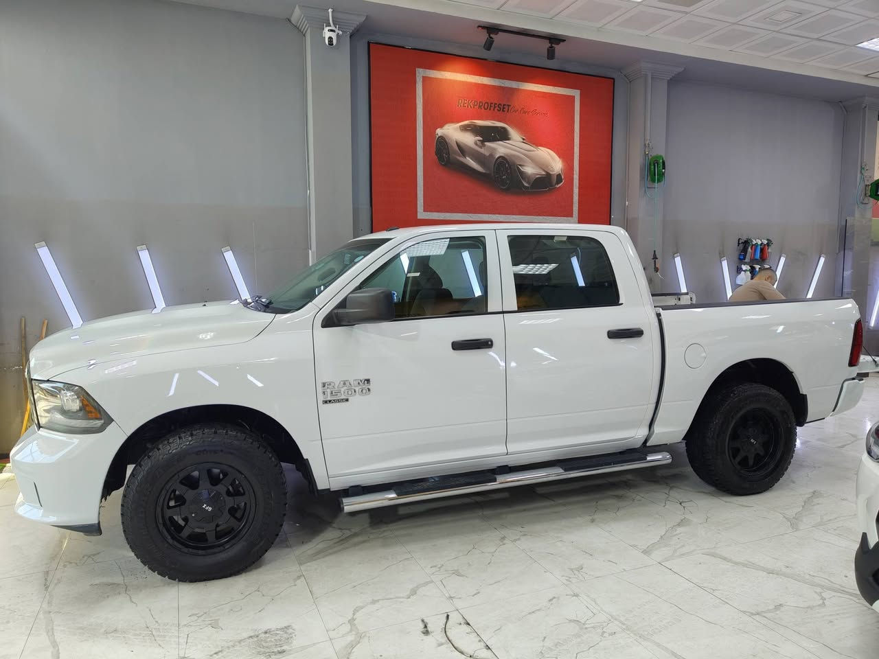 السلام عليكم
للبيع دوج رام كلاسيك 2022
الرقم اربيل الحادث فقط بنيد 
العداد 40 الف ميل 
فور ويل محرك 6 سلندر 
السعر 23000$
الاتصال فقط 
***********
