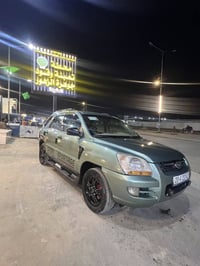 سبورتج 2008  مكينه 2000 دوش  مصبوغه للجماليه  سياره جاهزه مابيهه كل نق...