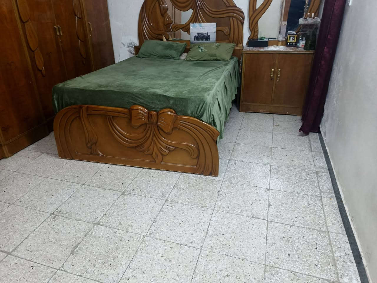 بيت للبيع مساحة ١٤٤ طابقين قطاع ٩ قرب شركة الرياض الكهربائية ***********
