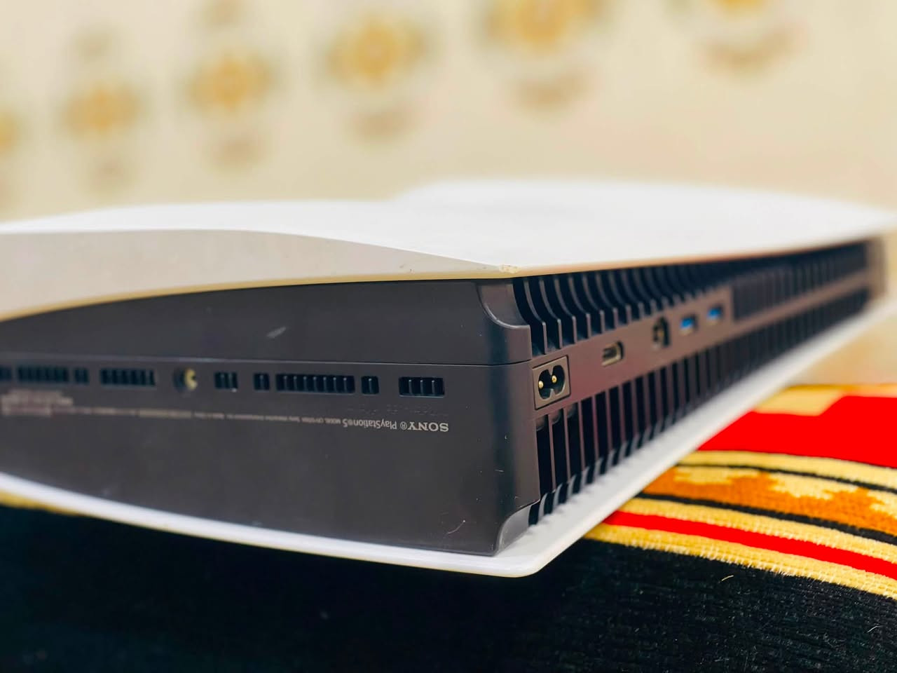 🎮 للبيع PlayStation 5 فات
✅ نضافة داخلية وخارجية 100‎%‎
✅ ويا جوستك أصلية وحدة
✅ الجهاز محافظ عليه واستخدامه قليل
وتجي للباب تفحص وتقتنع وتاخذه 
يوجد توصيل 
📍المعاينة خير دليل، والجهاز مثل ما مبين بالصور.
💰 السعر:665 الف
بغداد النهروان
***********

وياه 3 اقراص 
فيفا 19+24 + GTA5
