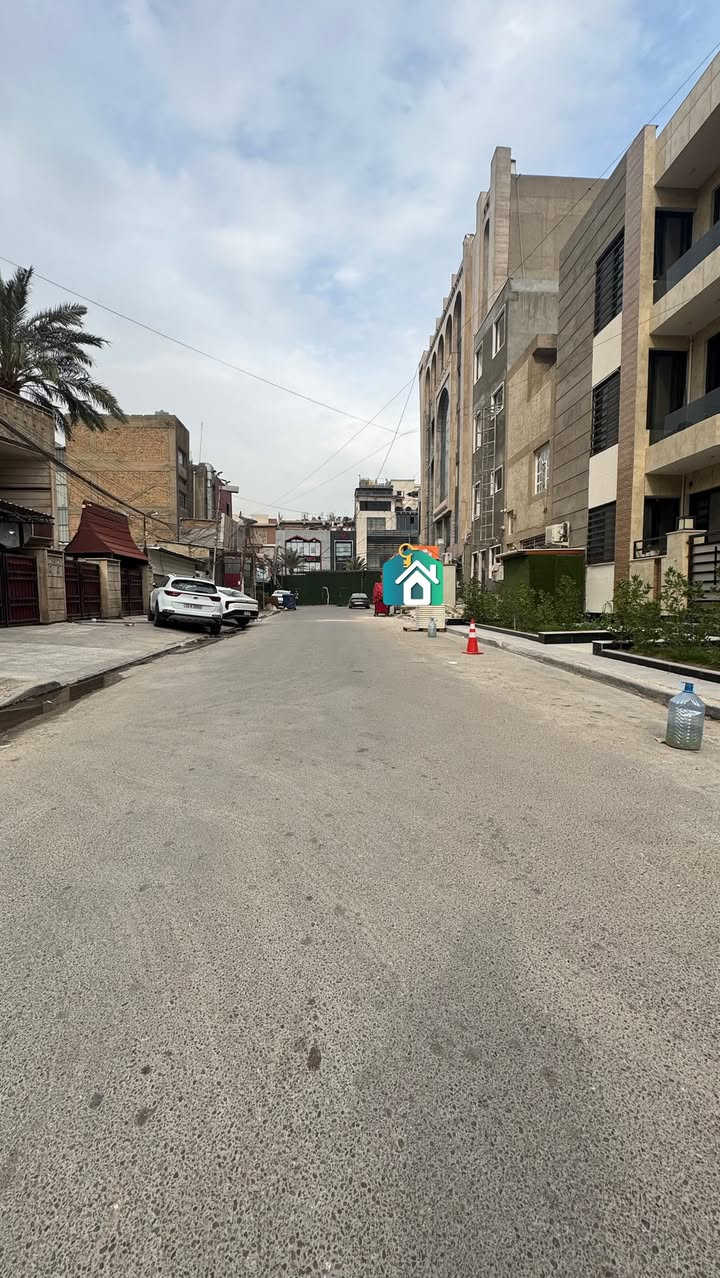 قطعه ارض للبيع 
مساحة 225 م واجهة 9 م نزال 25 م 
في شارع فلسطين محلة 506 موقع مميز جدأ

موقع . المكتب شارع فلسطين تقاطع الصخره قرب مختبرات النخبة اللاستفسار الاتصال ***********✨***********

نستقبل كافة العروض السكنية والتجارية 🏢🏠

#بيع #شراء #لاارضي #ايجار #تعقيب #معملات #مقاولات
