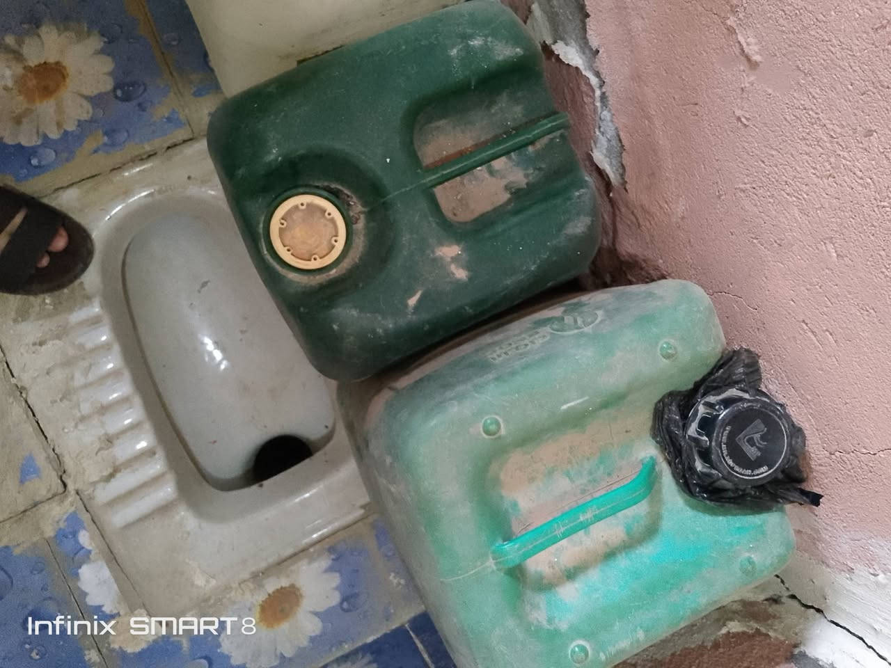 السلام عليكم عندي نفط 50 لتر نفط للبيع مكاني بغداد الشعب *********** سعر 20 الف
