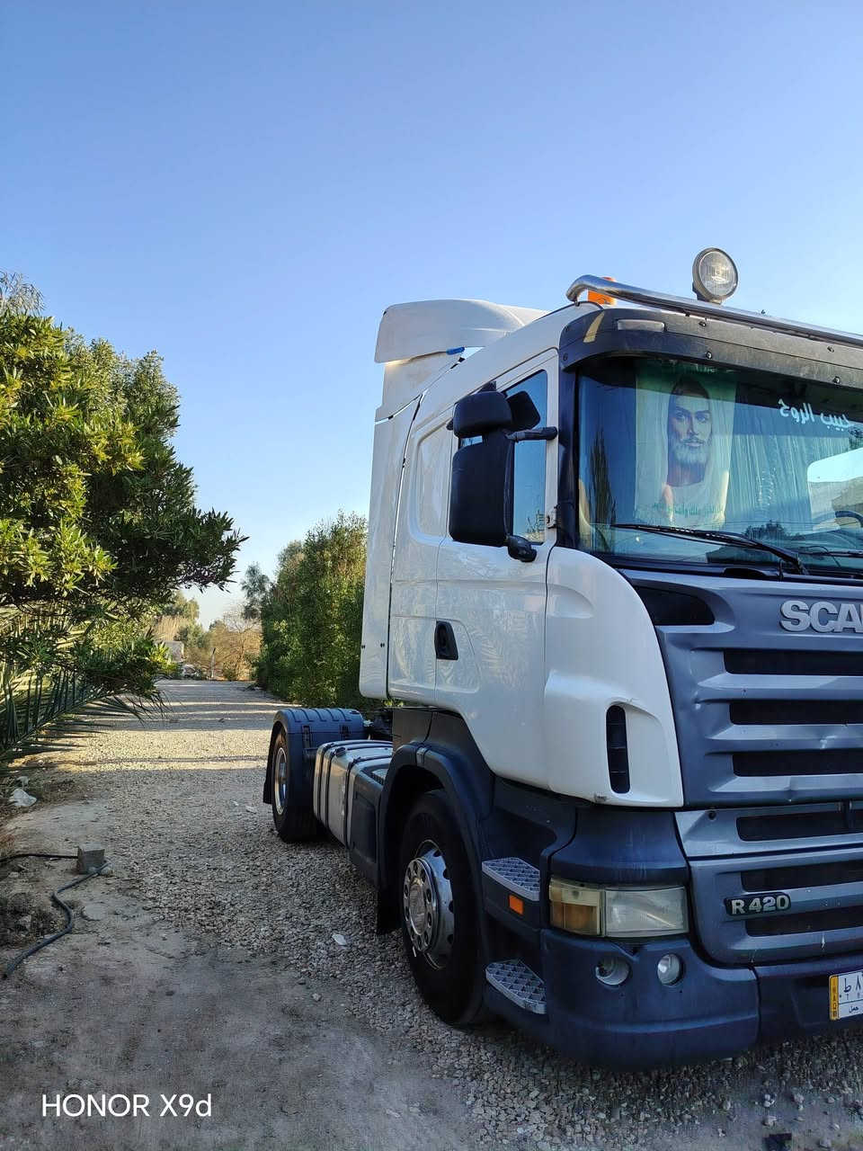 سلام عليكم سكانيه للبيع 2006مكنينه 420 أربع خطوط كير عادي ٣/٣سياره سياره مكفولة من الضرب والصبغ محركه بي تبخير بسيط بدون تنقص سنويه منتهية ( شرط التحويل) سعر السياره بس رأس 185 وبيه مجال مكان السياره بابل قرب سيطره لآثار  الاستفسار  ***********
