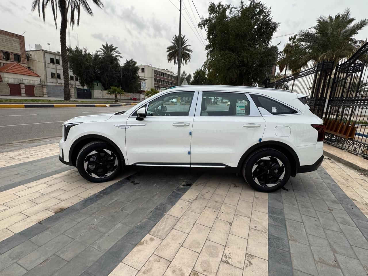 سورنتو 2024 رقم بغداد
ضمان شركة الدوليه 
خليجي 6 سلندر  7 راكب
السياره ماشيه 12
بانوراما 
بصمه تشغيل + أبواب 
شاشه كبيره متصله
لايت زنون 
حساس امامي خلفي 
حساسات مطر 
كامره دواره 
3قطع تبريد 
GPS
ارضيه جلد 
جنطه كهرباء  
كير ماوس
دخول ذكي 
شفتات
شاحن لاسلكي 
سايد بريك بصمه 
اوتو هولد 
تحكمات استيرن 
بردات خلفيه بلاد 

السعر 318
للاستفسار ***********
