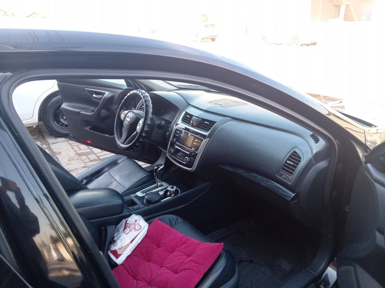 سياره نيسان اوبتما موديل 18 كامله من كلشي اي نقص مابيها السعر 125 بيها مجال بسيط
اتصال ع رقم ***********
