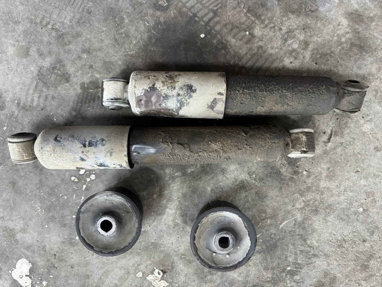 مساء الورد 🌹

🚘 دوج  كراند كرفان 2009
🔧 جانب من أعمالنا في الوافي لصيانة السيارات الأمريكية

✔️ تبديل شريط استيرن خاص بالهورن وتحكمات الراديو
أصلي أمريكي جديد (MOPAR)
✔️ تبديل دبلات أمامية
✔️ تبديل زوج طبلات
✔️ تبديل شمعات
✔️ تبديل رباطات (لاستيك)
🎰🎰🎰
✔️ تبديل حدادية الصدر الخلفي كامل مع البوش والدبلات
🔹 العمل حسب العرض المقدم لأعضاء الكروب بسعر 175
✔️ تركيب تخم إطارات قياس 225/70/16

🔧 شغل نظيف • قطع أصلية • أمان وضمان
كل هذا وأكثر في محلات #الوافي

📍 العنوان:
🔹 بغداد – حي الجامعة – نفق الشرطة باتجاه العامرية
🔹 الفرع الرئيسي: بغداد – سريع الغزالية – أبو غريب – قرب سيطرة السونار والتبادل

📞 أرقام الهاتف:
0771 771 9311
0780 716 3810

⏰ التواصل بأوقات العمل فقط لطفًا
الوافي… ثقة وأداء يليق بسيارتك 💪🚗
