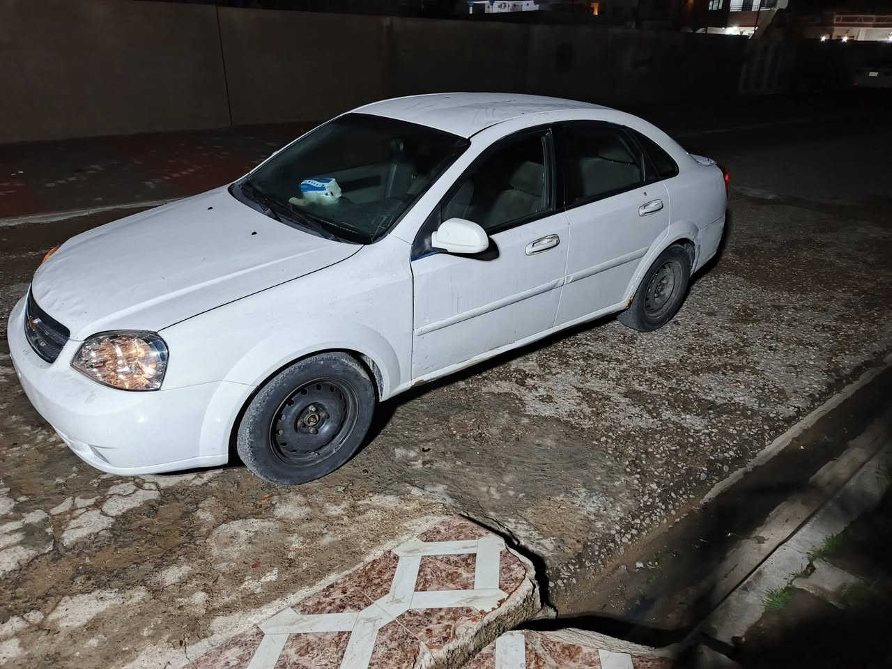 اوبترا مزاد بغداد للبيع موديل 2009 كير اوتوماتيك بدون ضرر بس بيها جاملغ واحد صبغ كير ومحرك بالشرط صدر جديد سعر 51 ورقة هذا رقمي *********** مكان سيارة كركوك مو رقم مزاد بها كتاب كامل للترقيم
