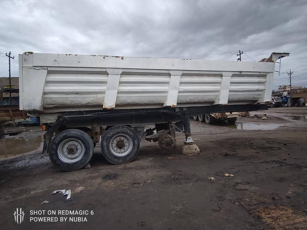 عربانه نساف للبيع 3محاور تك تاير السعر 65و بيه مجال مكان بابل ***********
