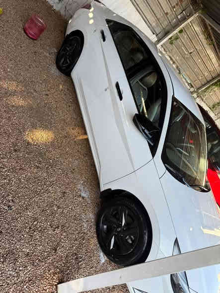 سلام عليكم هونداي النترا موديل 2021. للبيع خليجي كفاله عامه مكان السياره الرمادي السعر 167 وبيهه مجال بصيط رقم التلفون *********** الرقم اربيل تحويل وكاله مباشر
