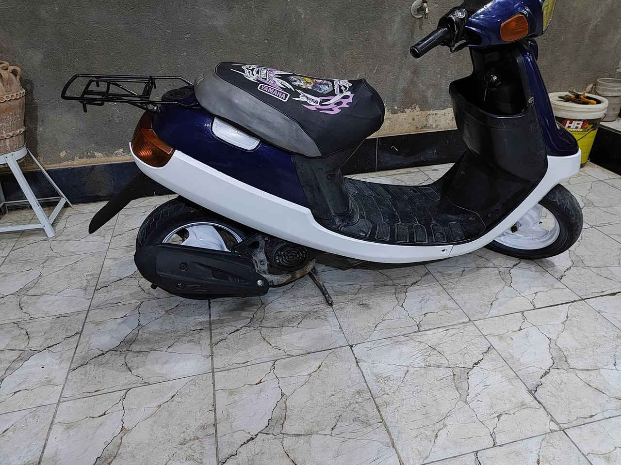 السلام عليكم 
بترا نضيفه كهربائيات كامله شلعه ومعدل مكينة ياباني ناعمة 
نقصه فقط باتري السعر 275 وبيه مجال، مكان ناصرية مركز ***********
