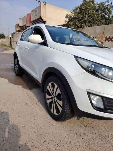 سلام عليكم
سبورتج موديل 2013 خليجي مكفوله من تبديل وصبغ بيه بس بارد بصيط السونار موجود  ويه الصور  موصفات السياره نص فول  راقم اربيل بسمي  السياره ماشيه 134 حالين محرك 2000 دوش  السياره جديده ما متعوبه  

تخم تايرات جديد تبريد ثلج (ادور مروس بسياره سبعه راكب  )
***********)***********
