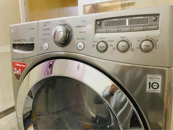 ئەم غسالەیە لۆ فرۆشتن لۆک لۆکە 15 کیلۆیە مارکەی Lg شەریکەی خۆشناو 
ناونیشان هەولێر دارەتوو گەیاندن بەخۆرایە بۆناو هەولێر📍
لۆ زانیاری زیاتر *********** ڤایبەر واست ئاپ📞 أربيل
