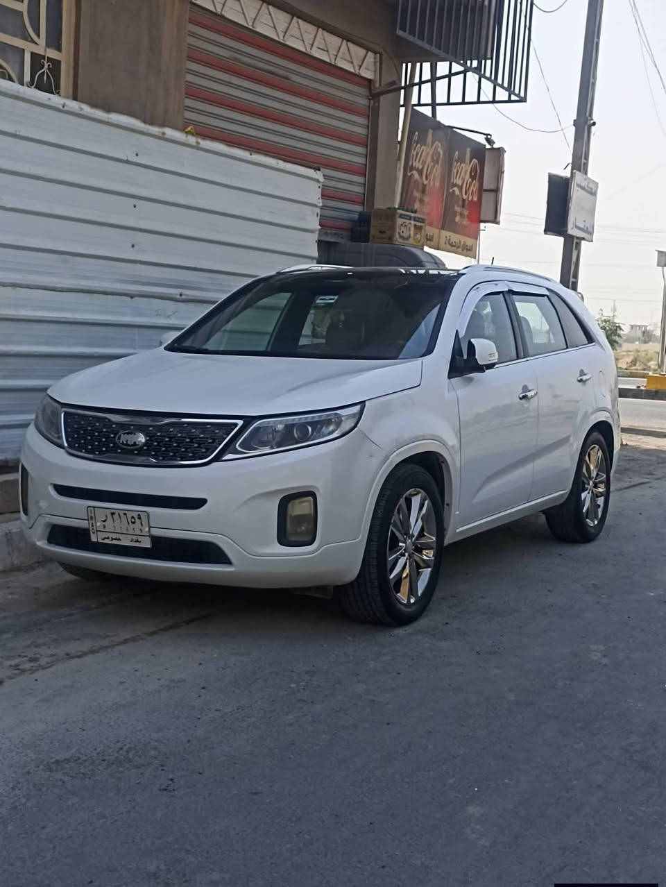 سلام عليكم سورنتو 2014SXL فول 1/1 امريكي سياره جاملغ وباب وخشم البنيد 
ماناقصهه اي شي 7راكب تبريد تدفئه كشنات ستيرن

محرك 6 

سعر 170 / ***********
