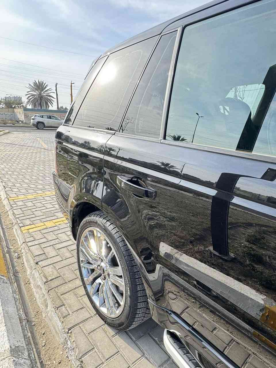 السلام عليكم
للبيع او مراوس حسب القناعه 
رانج روفر ٢٠١٣ اسبورت 
خليجي وكاله سردار 
مكفوله من الضربه وتبديل والحادث 
بيه فقط فتح جنطه بدون تبديل او ضربه 
محرك ٨ سبور 
ماشيه ١٣٨ كيلو 
فول مواصفات  الخير 
خمس بصمات 
بصمه تشغيل 
اربع بوب بصمه 
جنطه كهربائيه 
مري كهربائيه
اشاير جانبي بلباب 
قطعتين تبريد 
خمس كامرات محيطيه 
استرين كهرباء 
خزن ميموري كشنات 
ثلاجه 
وضعيات قياده متعدده 
افجوج ابرمبو 
شاشه جبيره 
فتحه سقف 
حساسات خلفيه 
حساسات امامي 
دمام صوت 
فول تحكمات استيرن 
شفتات استرين 
جكات تصعد وتنزل 
دواخل لونين 
كشنات جلد 
كشنات كهربائي 
ويل كروم 
السياره بيه موصفات كلش هواي 
جاهزه فضل الله من كلشي 
السعر ١٥٥ وبيه مجال بسيط 
***********
مكاني بغداد حي الجهاد حي الحسين
