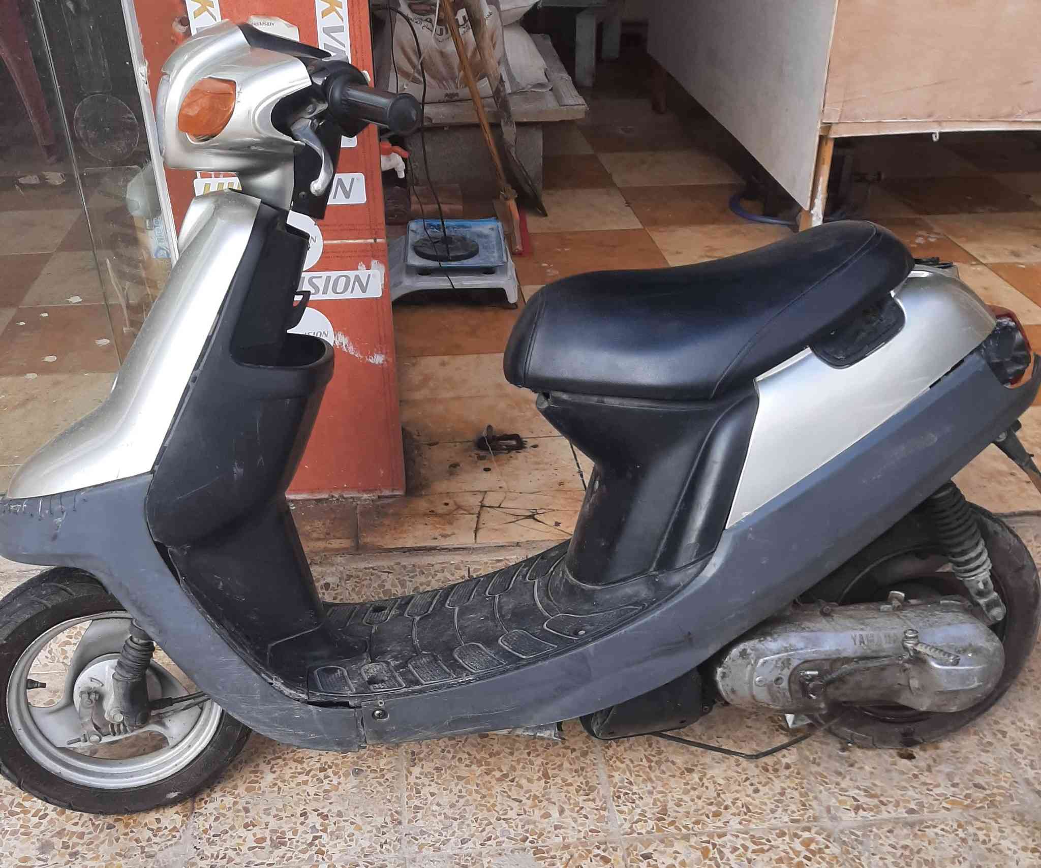 السلام عليكم
ماطور بوتين للبيع محرك شرط
شاصي شرط ويرمينه شغاله كلها سلف شغال بس ينردلو باتري تحريكه ومعدل يكمز من جواك     سكريته  درع اصلي الماطور جاهز  السعر 300 وبي مجال تعال خاص وتدلل


**إذا كنت صاحب هذا الإعلان وتريد حذفه لأي سبب، رجاءا أرسل رسالة إلى الدعم الفني**