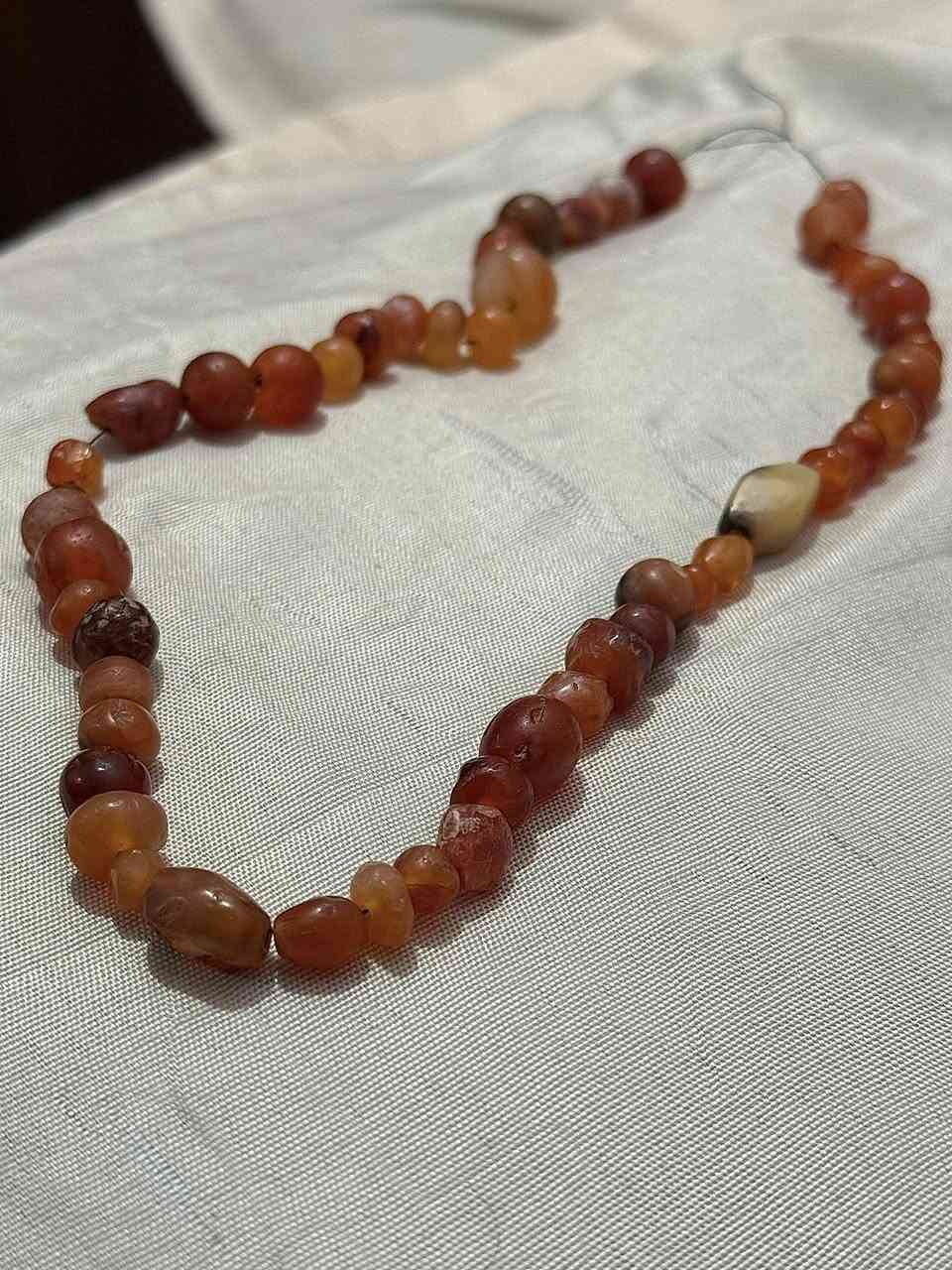 السلام عليكم مكلد عقيق يمااني قديم سعر قطعه 10 وشلع يختلف خاص 🧡


**إذا كنت صاحب هذا الإعلان وتريد حذفه لأي سبب، رجاءا أرسل رسالة إلى الدعم الفني**